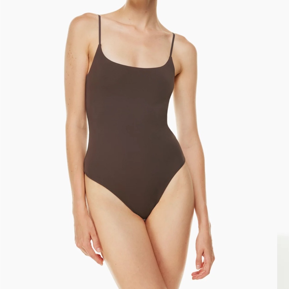 Aritzia Babaton Contour Bodysuit